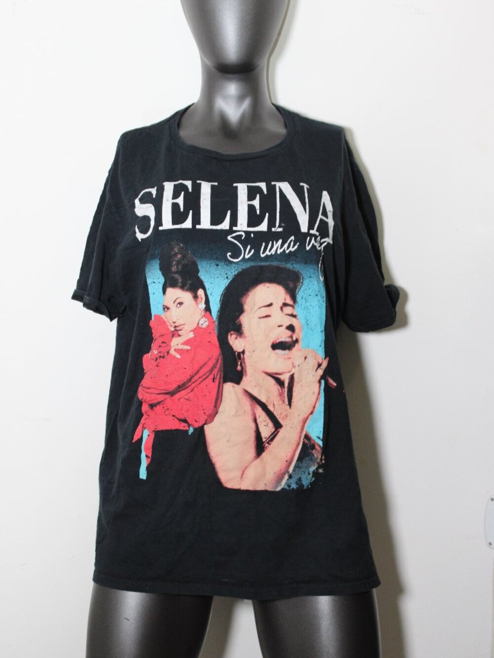 Selena "Si Una Vez" Graphic T-Shirt